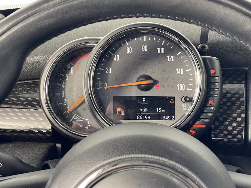 MINI Cooper Hardtop 4 Door Vehicle Full-screen Gallery Image 24