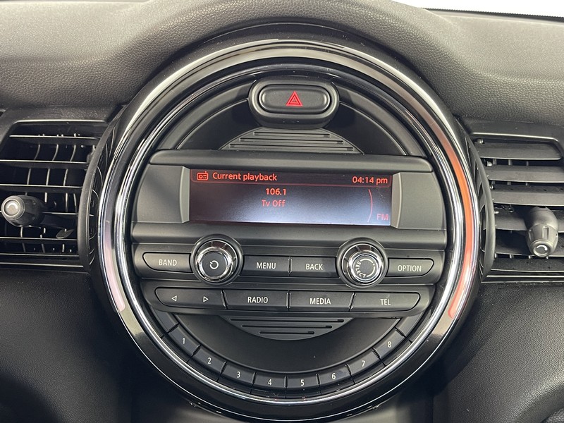 MINI Cooper Hardtop 4 Door Vehicle Full-screen Gallery Image 28
