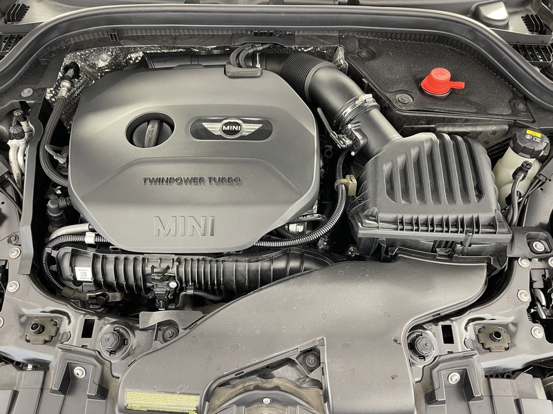 MINI Cooper Hardtop 4 Door Vehicle Full-screen Gallery Image 35