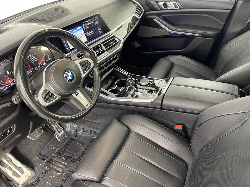 BMW X5 Vehicle Full-screen Gallery Image 02