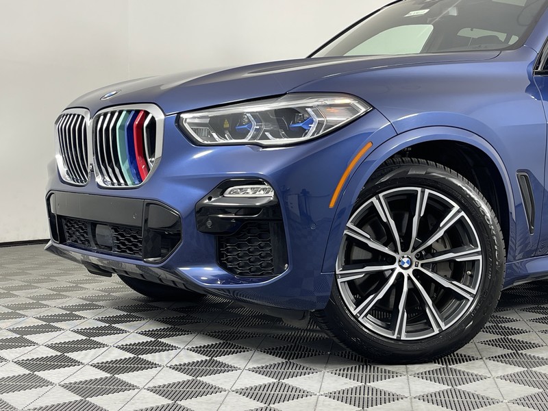 BMW X5 Vehicle Full-screen Gallery Image 04