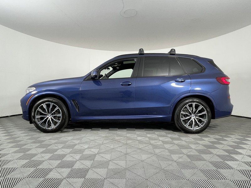 BMW X5 Vehicle Full-screen Gallery Image 09