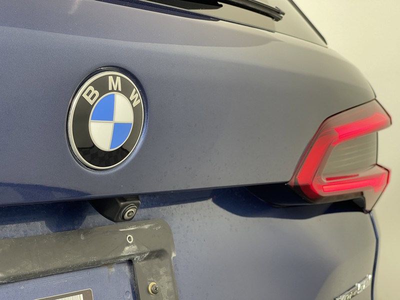 BMW X5 Vehicle Full-screen Gallery Image 13