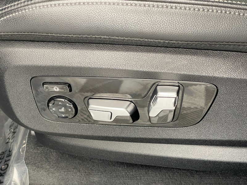 BMW X5 Vehicle Full-screen Gallery Image 19