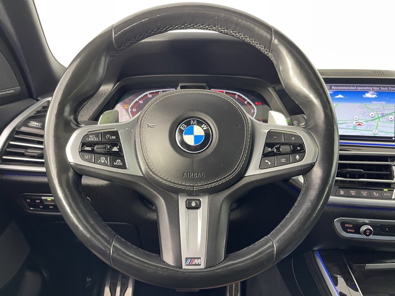 BMW X5 Vehicle Full-screen Gallery Image 25