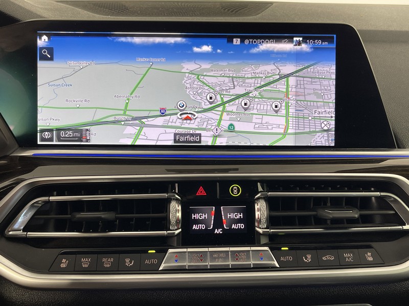 BMW X5 Vehicle Full-screen Gallery Image 29