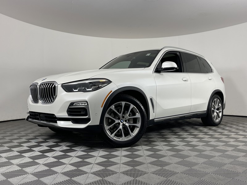 BMW X5 Vehicle Full-screen Gallery Image 03