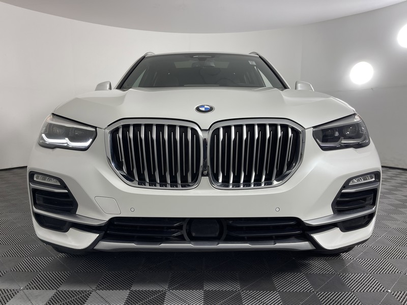 BMW X5 Vehicle Full-screen Gallery Image 07