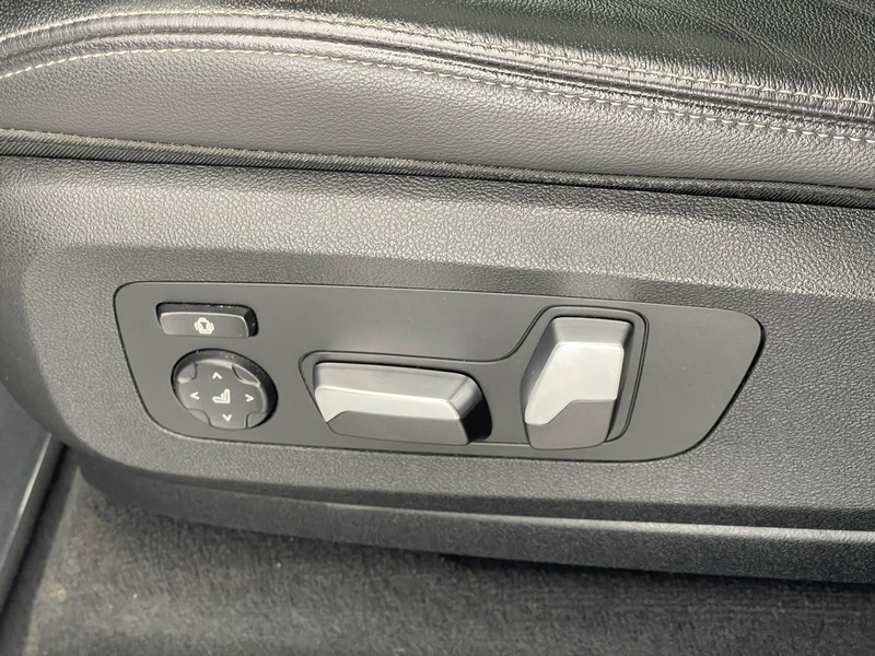 BMW X5 Vehicle Full-screen Gallery Image 20