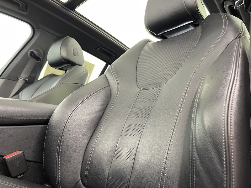 BMW X5 Vehicle Full-screen Gallery Image 22
