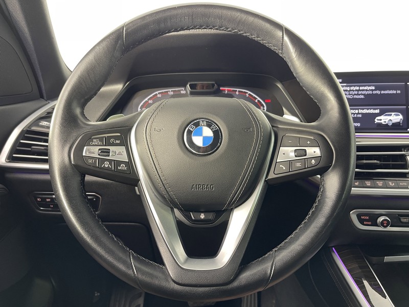 BMW X5 Vehicle Full-screen Gallery Image 24