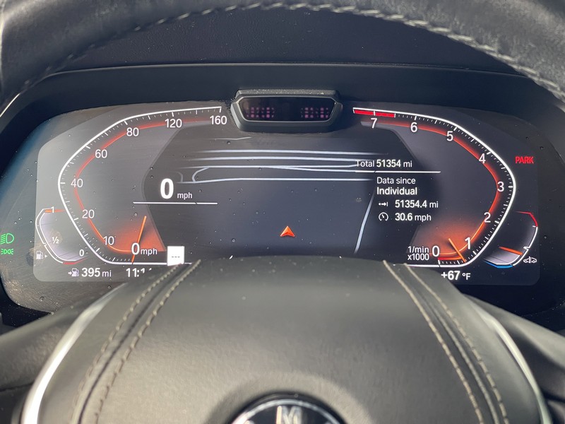 BMW X5 Vehicle Full-screen Gallery Image 25