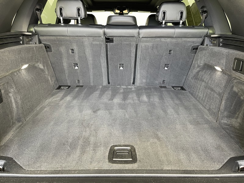 BMW X5 Vehicle Full-screen Gallery Image 37