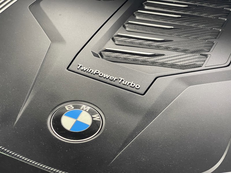 BMW X5 Vehicle Full-screen Gallery Image 39