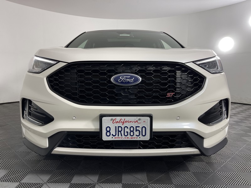 Ford Edge Vehicle Full-screen Gallery Image 07