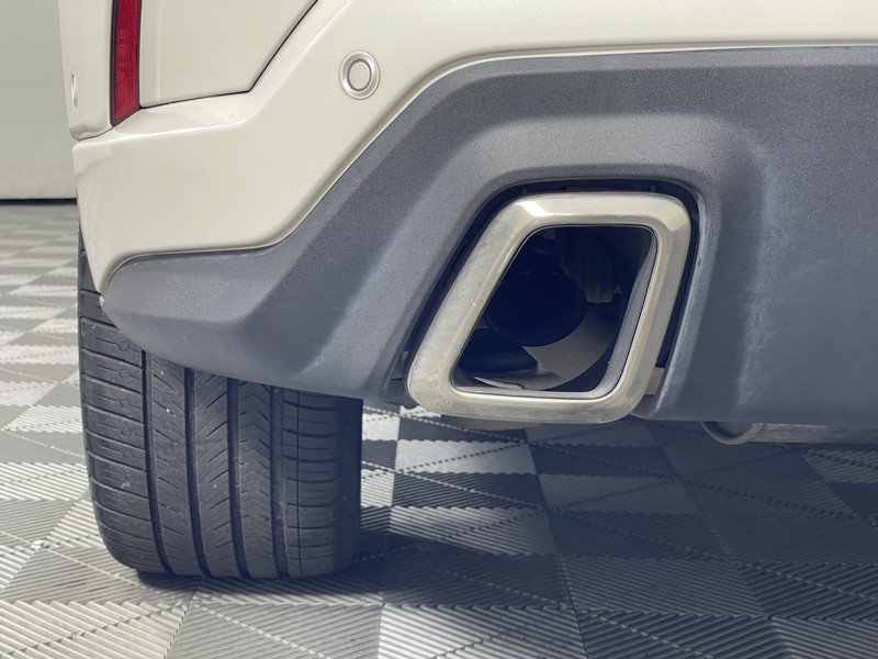 Ford Edge Vehicle Full-screen Gallery Image 16