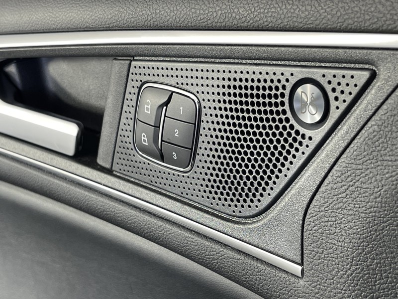 Ford Edge Vehicle Full-screen Gallery Image 22