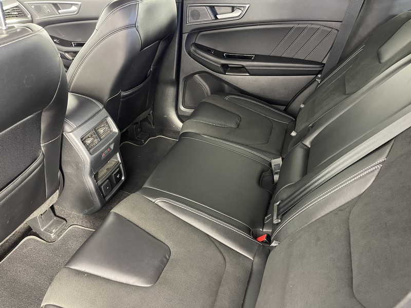 Ford Edge Vehicle Full-screen Gallery Image 38