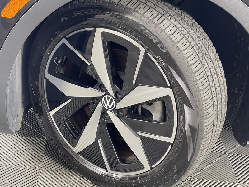 Volkswagen ID.4 Vehicle Full-screen Gallery Image 05