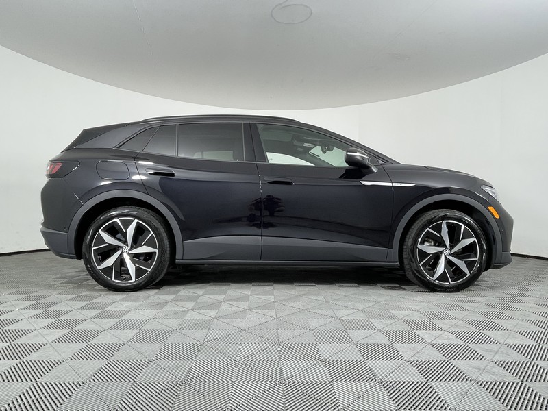 Volkswagen ID.4 Vehicle Full-screen Gallery Image 16