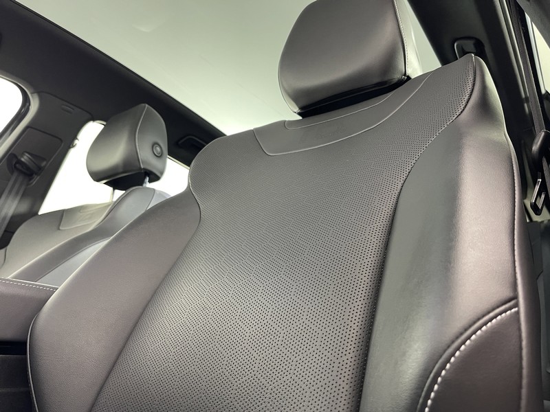 Volkswagen ID.4 Vehicle Full-screen Gallery Image 21