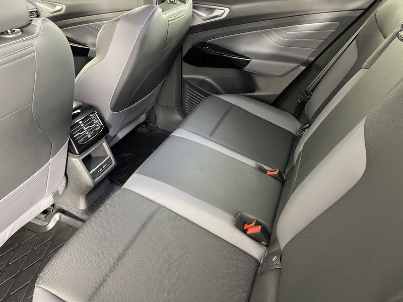 Volkswagen ID.4 Vehicle Full-screen Gallery Image 32