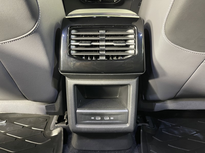 Volkswagen ID.4 Vehicle Full-screen Gallery Image 33