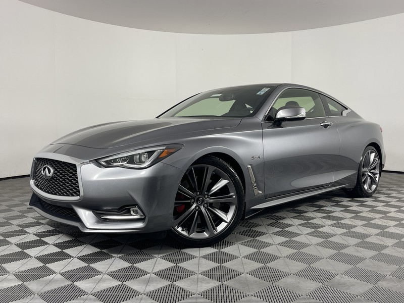 INFINITI Q60 Vehicle Full-screen Gallery Image 03