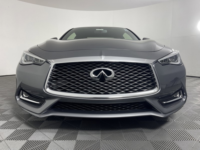 INFINITI Q60 Vehicle Full-screen Gallery Image 07