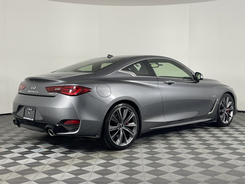 INFINITI Q60 Vehicle Full-screen Gallery Image 15