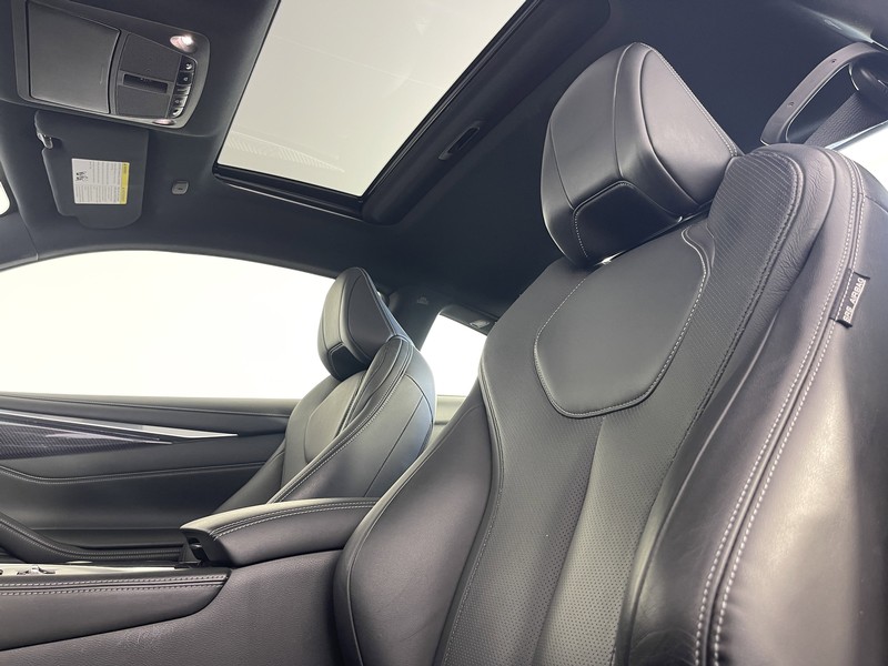INFINITI Q60 Vehicle Full-screen Gallery Image 22