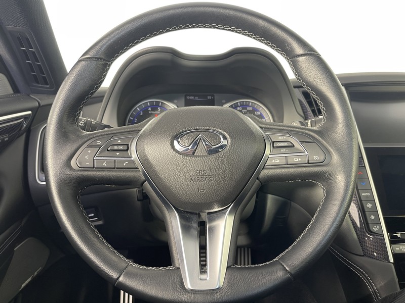 INFINITI Q60 Vehicle Full-screen Gallery Image 24