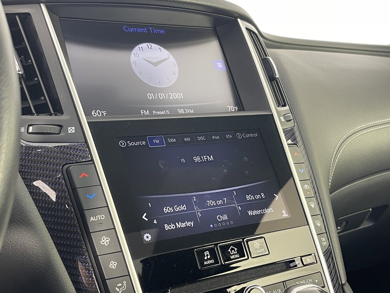 INFINITI Q60 Vehicle Full-screen Gallery Image 28