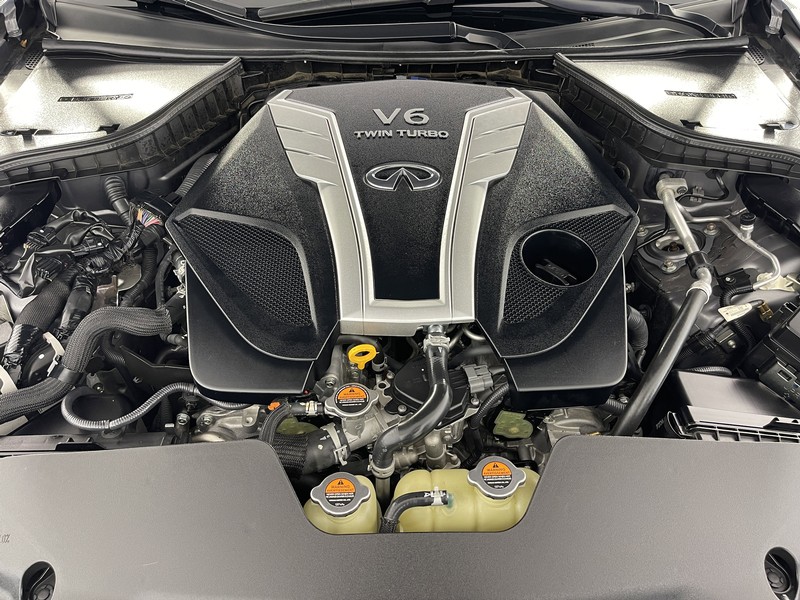 INFINITI Q60 Vehicle Full-screen Gallery Image 34
