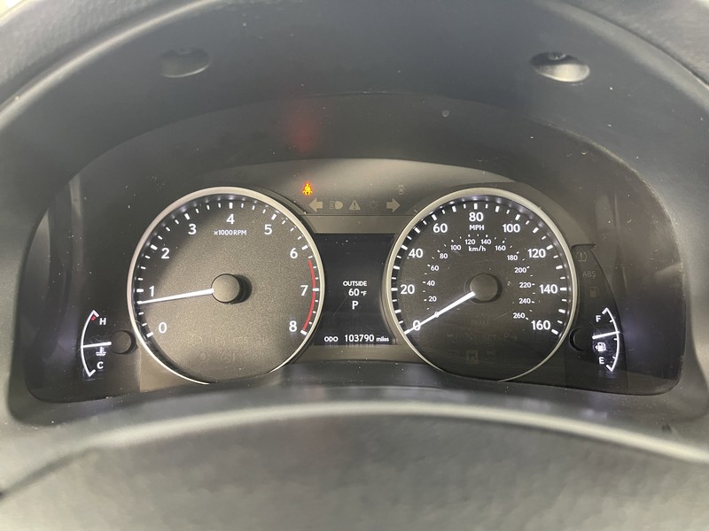 Lexus ES 350 Vehicle Full-screen Gallery Image 23