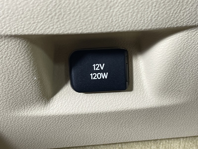 Lexus ES 350 Vehicle Full-screen Gallery Image 33
