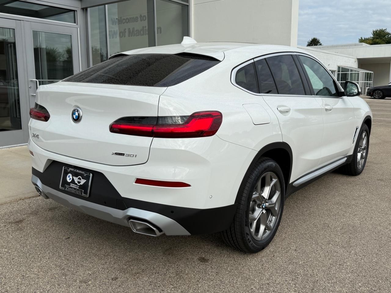 BMW X4 Vehicle Image 17