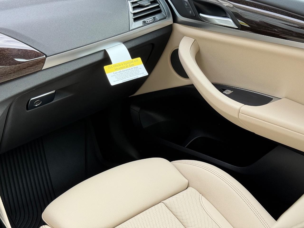 BMW X4 Vehicle Image 24