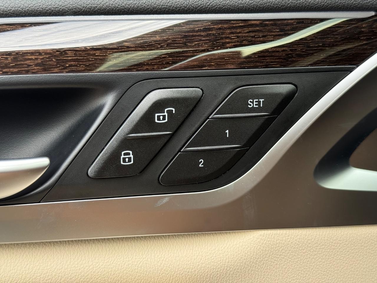 BMW X4 Vehicle Image 25