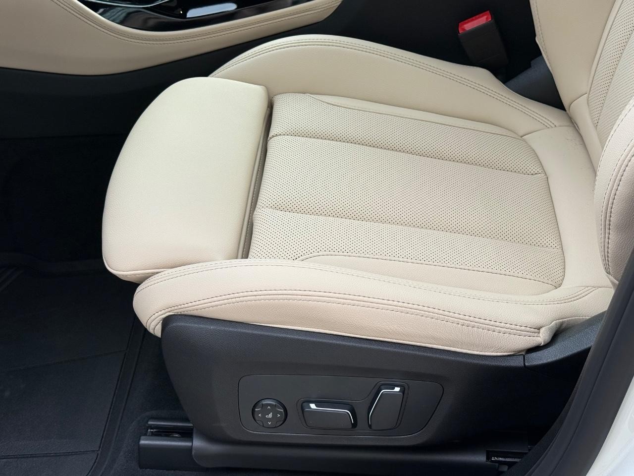 BMW X4 Vehicle Image 33