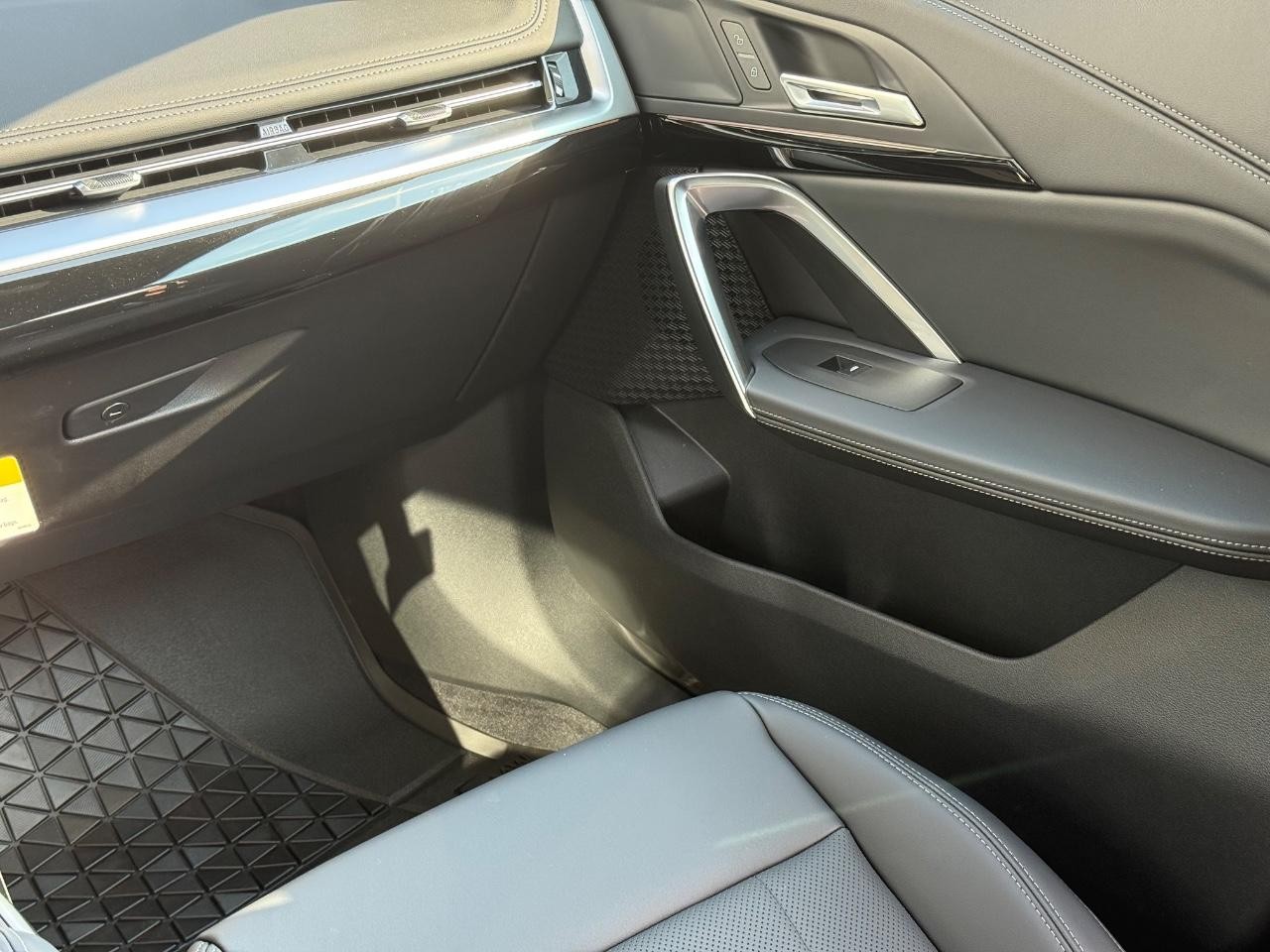 BMW X1 Vehicle Image 10