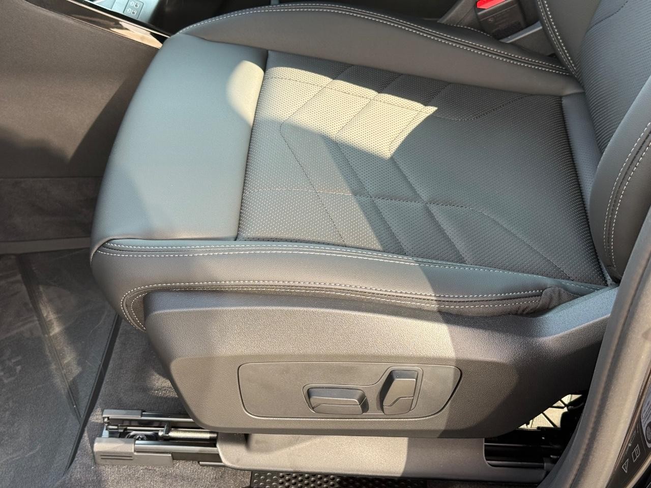 BMW X1 Vehicle Image 17