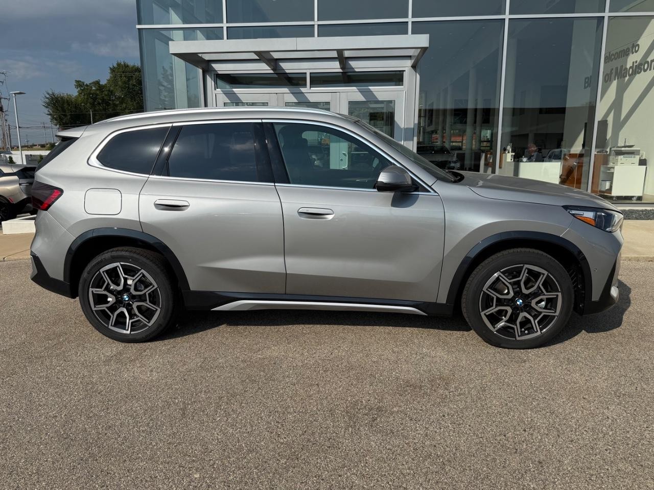 BMW X1 Vehicle Image 02