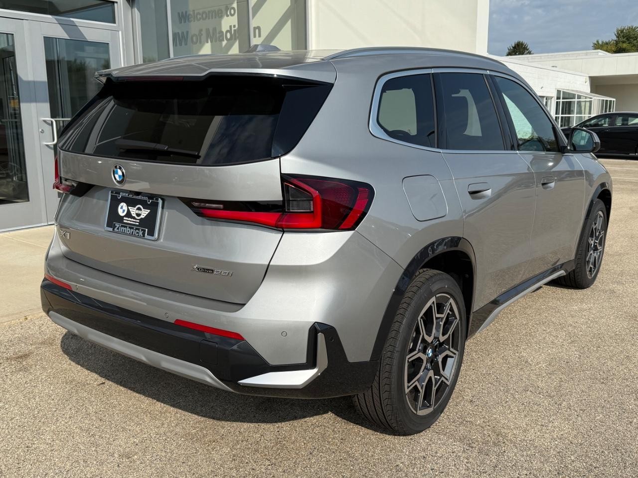 BMW X1 Vehicle Image 03