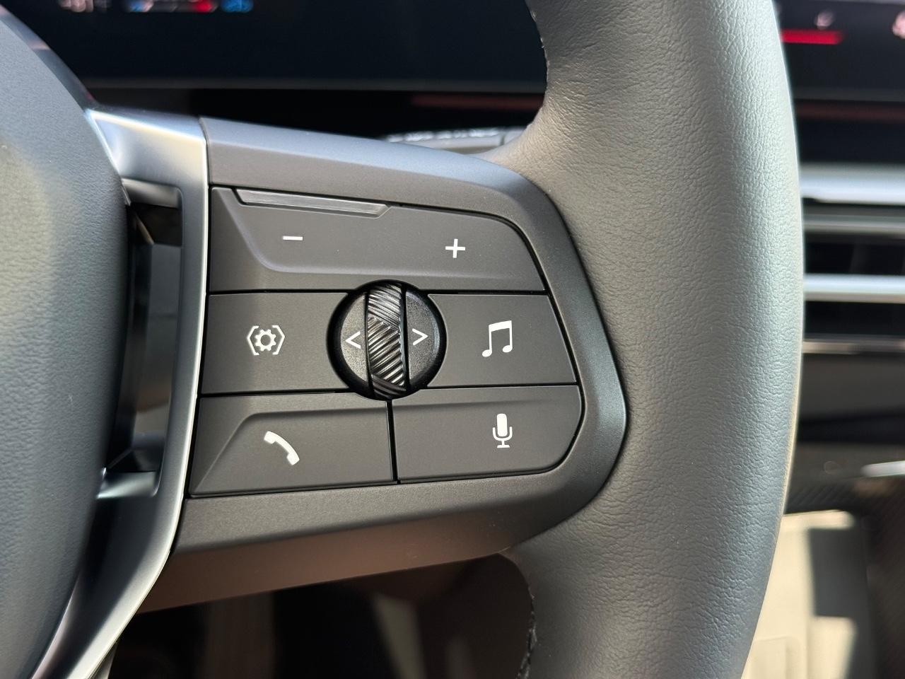 BMW X1 Vehicle Image 13