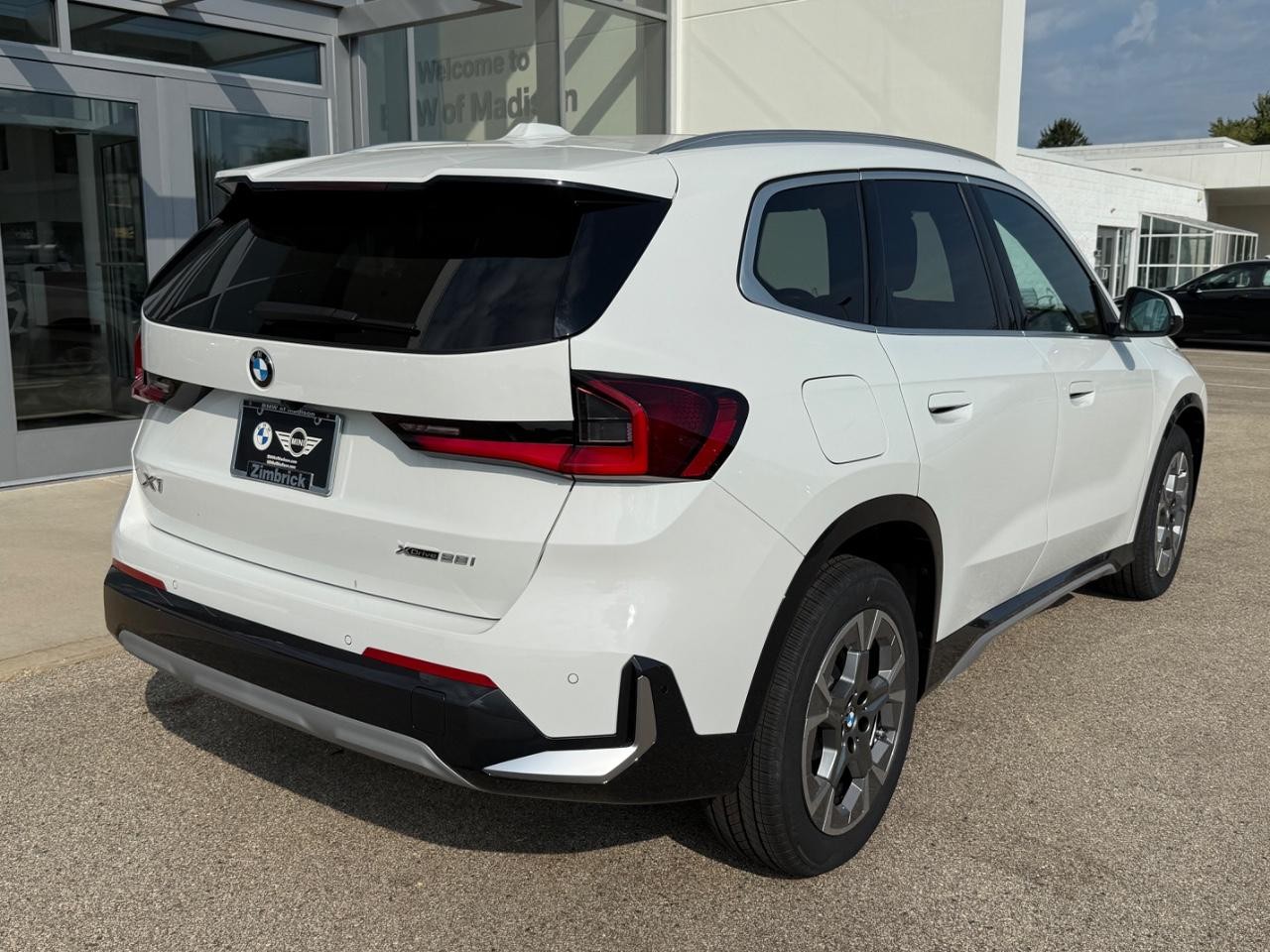 BMW X1 Vehicle Image 03
