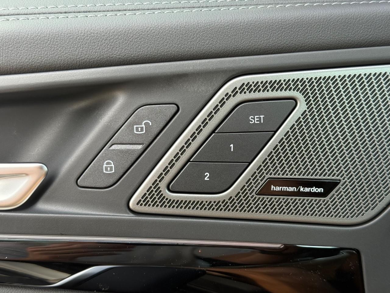 BMW X1 Vehicle Image 11