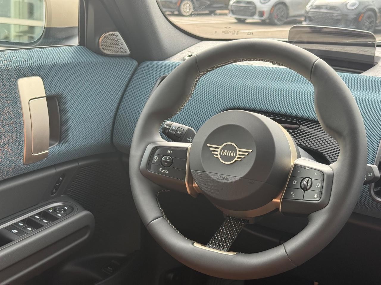 MINI Countryman Vehicle Image 08