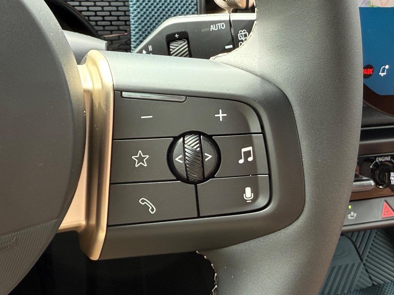 MINI Countryman Vehicle Image 11