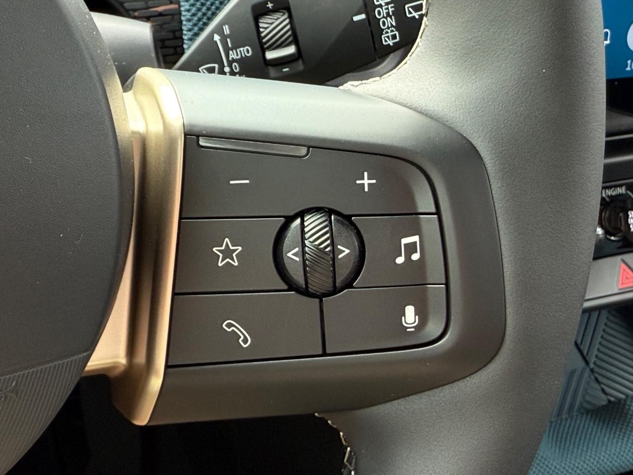 MINI Countryman Vehicle Image 11